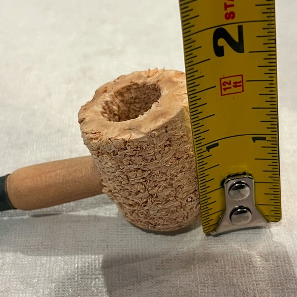 Vintage style handmade corn cob pipe. Perfect for your favorite snowman! - Picture 6 of 6